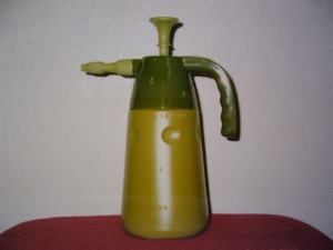 Green Manual Pressure Sprayer 1.0L